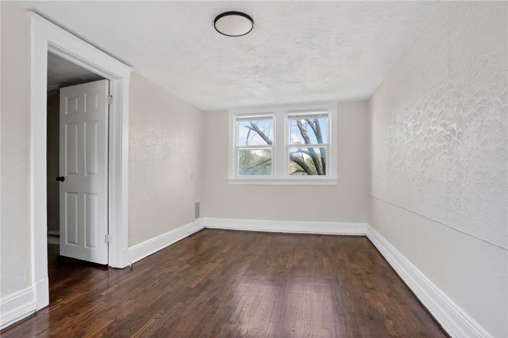 4121 E 56th Street — photo 13