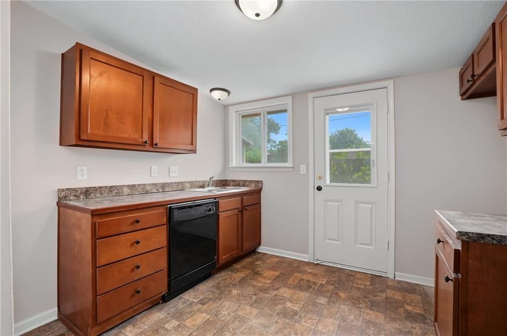 1502 Cadet Avenue — photo 10