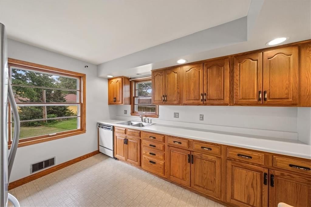 4506 E 105 Street — photo 11