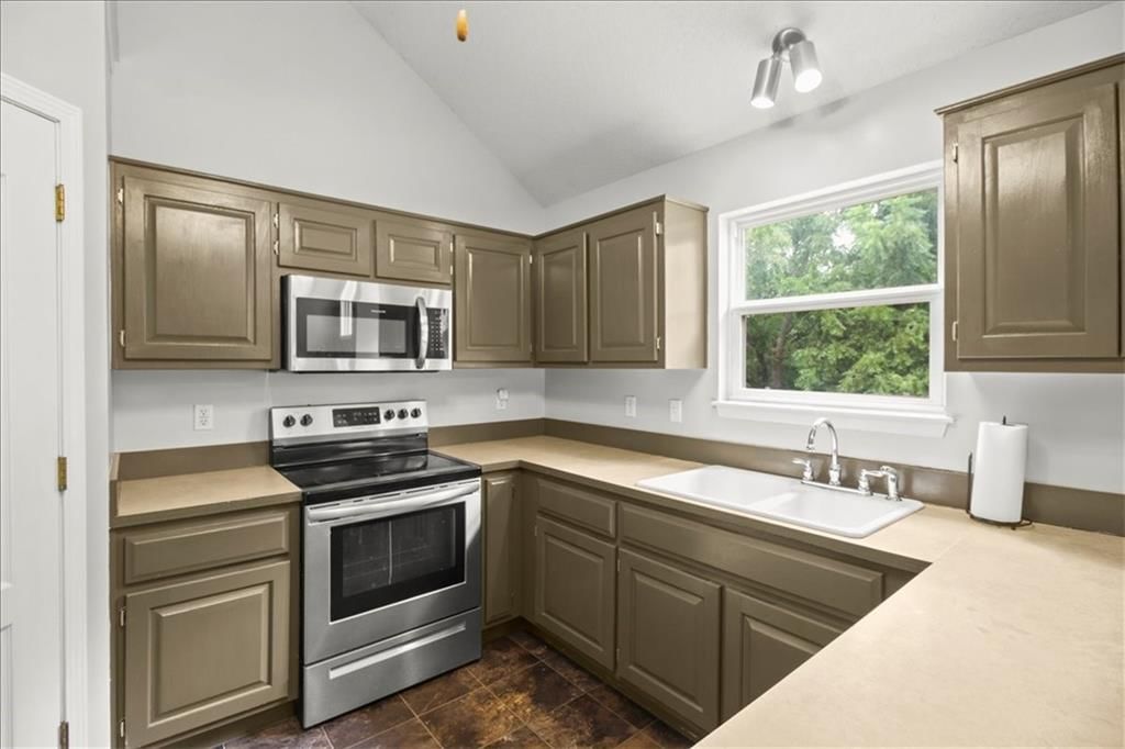 418 Granite Drive — photo 9
