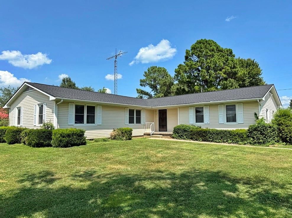 1409 S 32 Highway, El Dorado Springs, MO