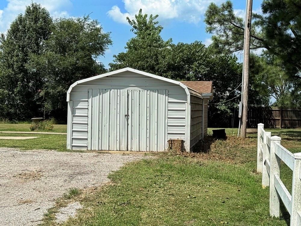 1409 S 32 Highway — photo 22