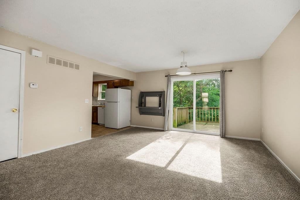 7608 & 7610 Long Avenue — photo 11