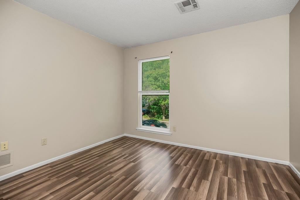 7608 & 7610 Long Avenue — photo 19