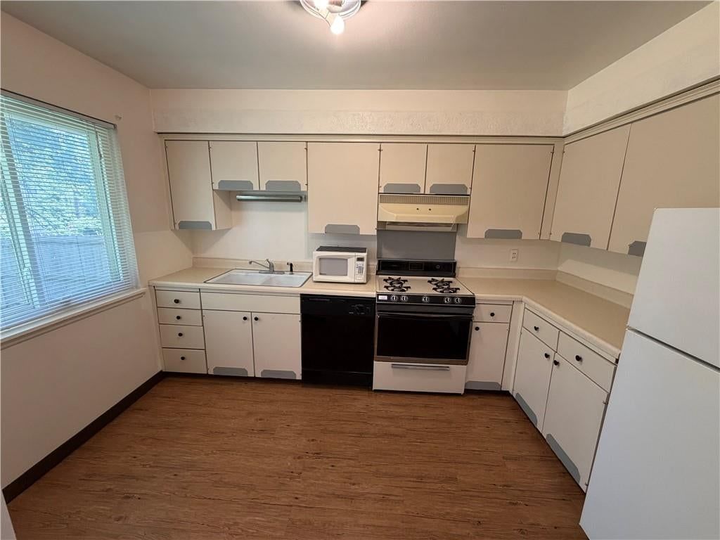 7909 Grandview Street — photo 13