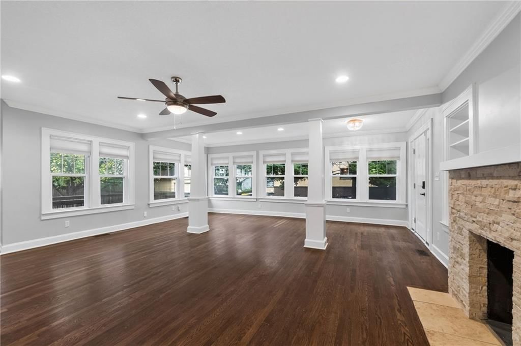 Photo 13 of 27 - 7303 Madison Avenue, Kansas City, MO 64114