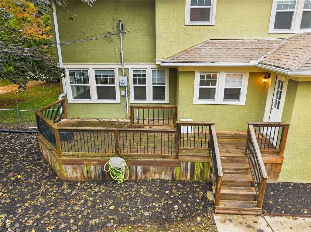 Photo 4 of 27 - 7303 Madison Avenue, Kansas City, MO 64114