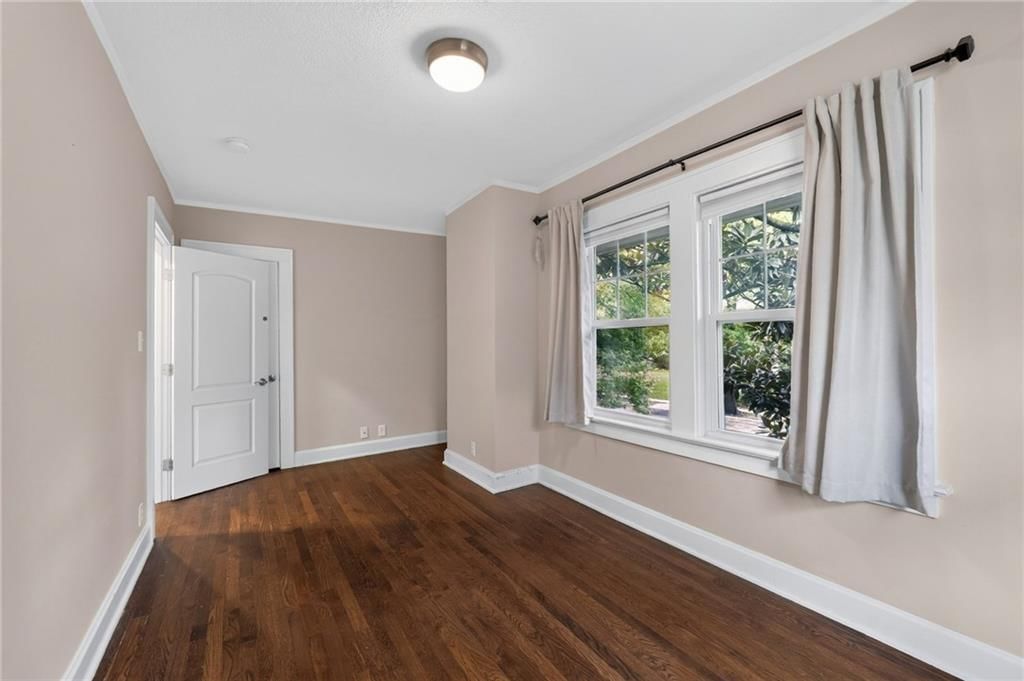 Photo 24 of 27 - 7303 Madison Avenue, Kansas City, MO 64114