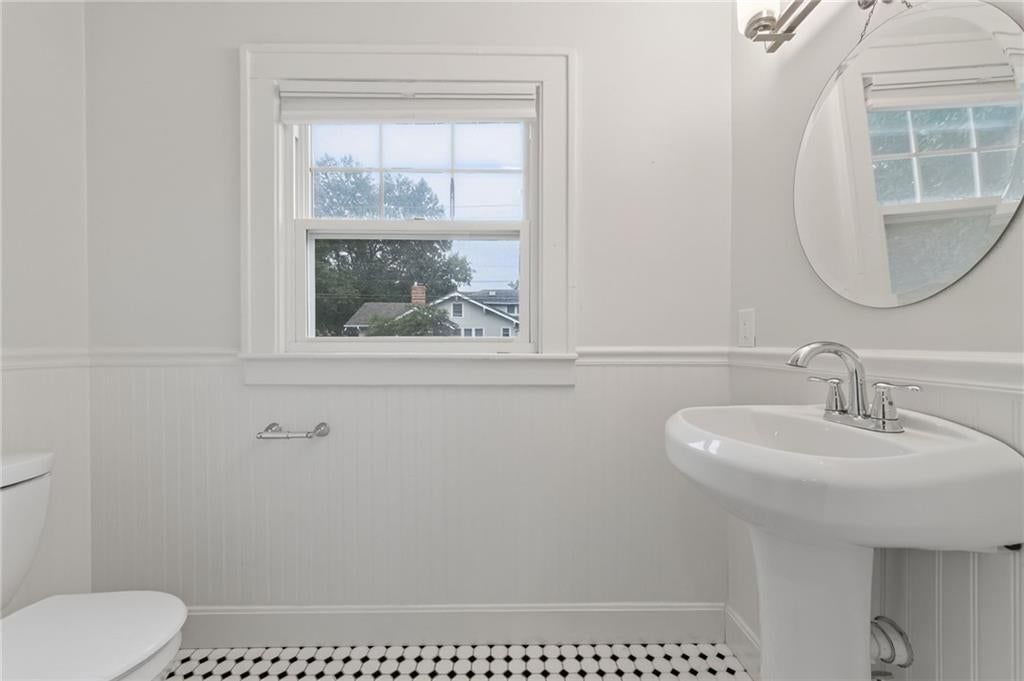 Photo 17 of 27 - 7303 Madison Avenue, Kansas City, MO 64114