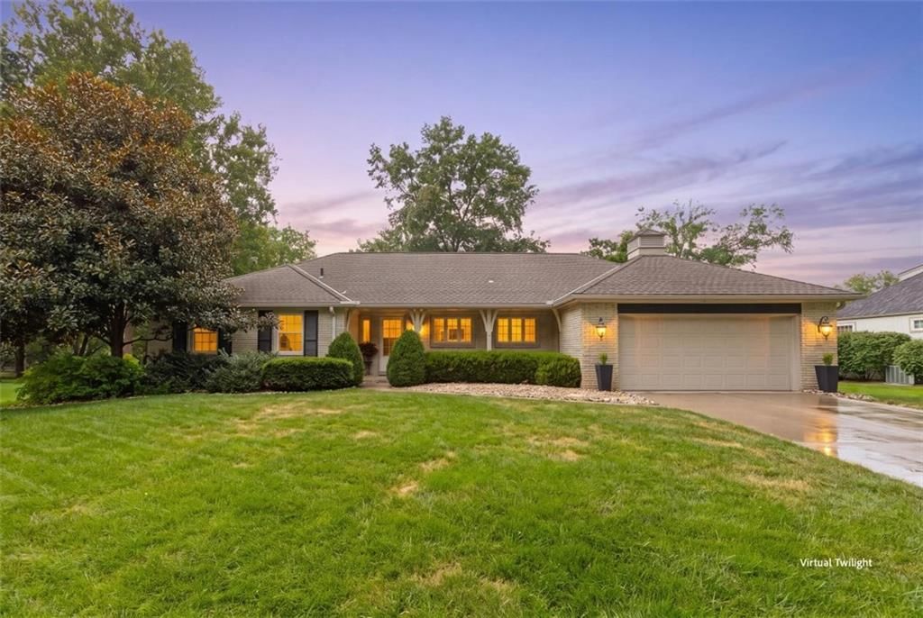8024 Cherokee Lane, Leawood, KS: listing photo 2
