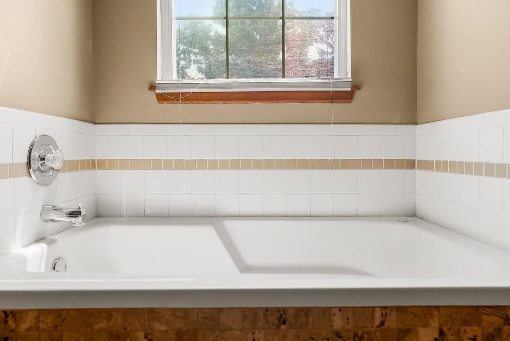 1704 Hunter Drive — photo 19