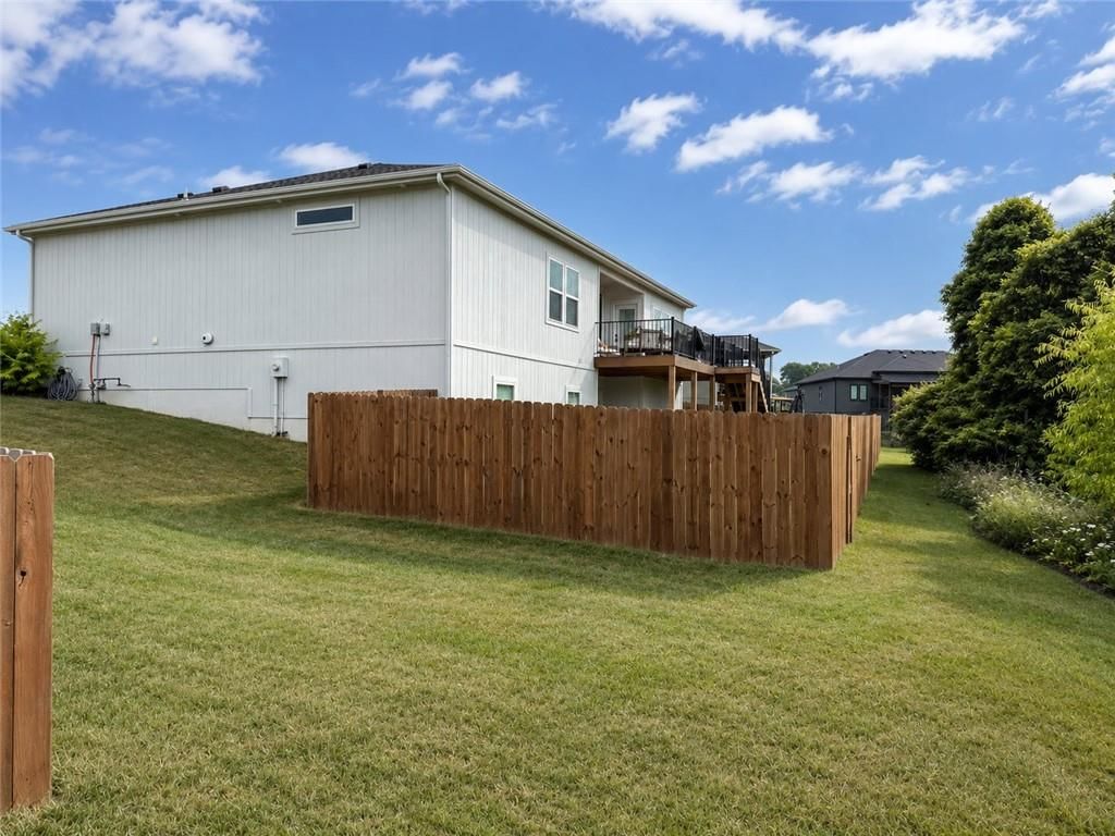2203 Richmond Drive — photo 3