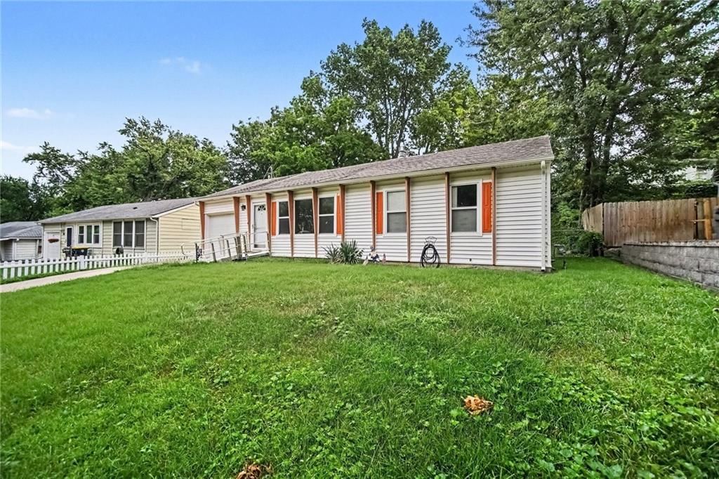 4519 N Troost Avenue — photo 3