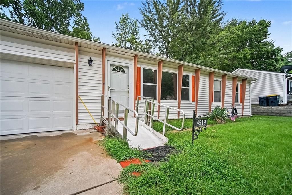 4519 N Troost Avenue — photo 4
