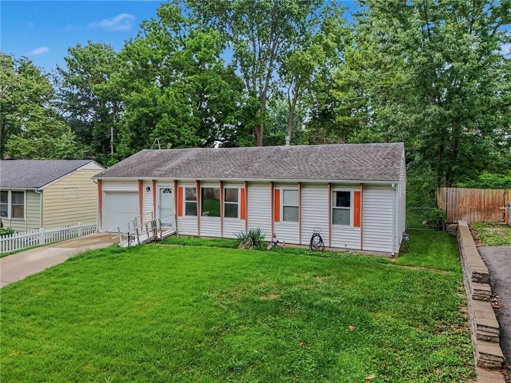 4519 N Troost Avenue — photo 5