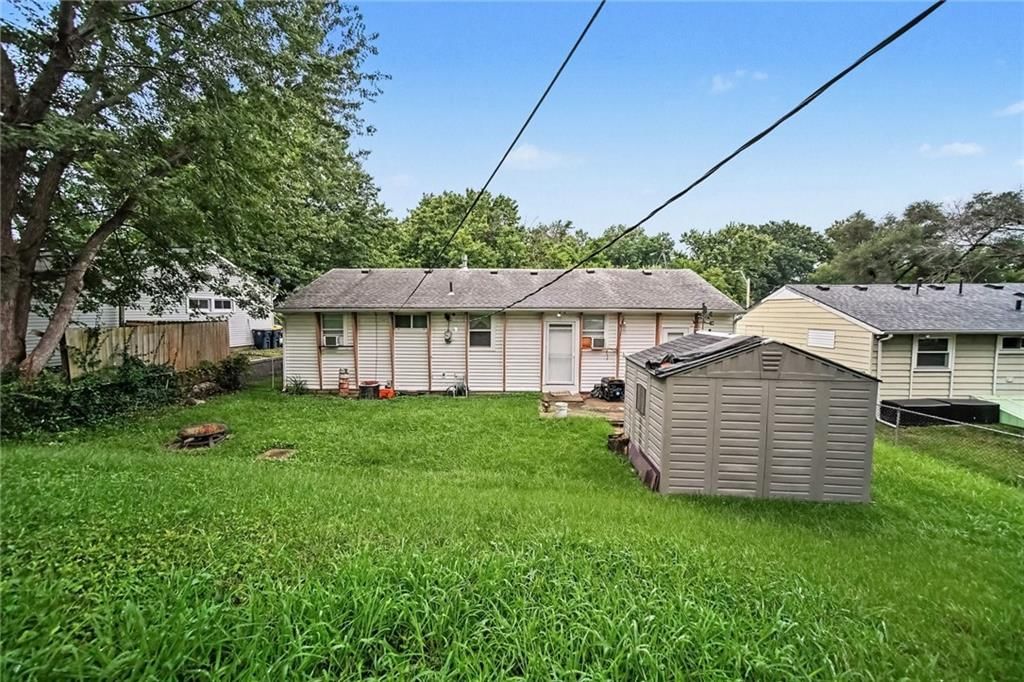 4519 N Troost Avenue — photo 27