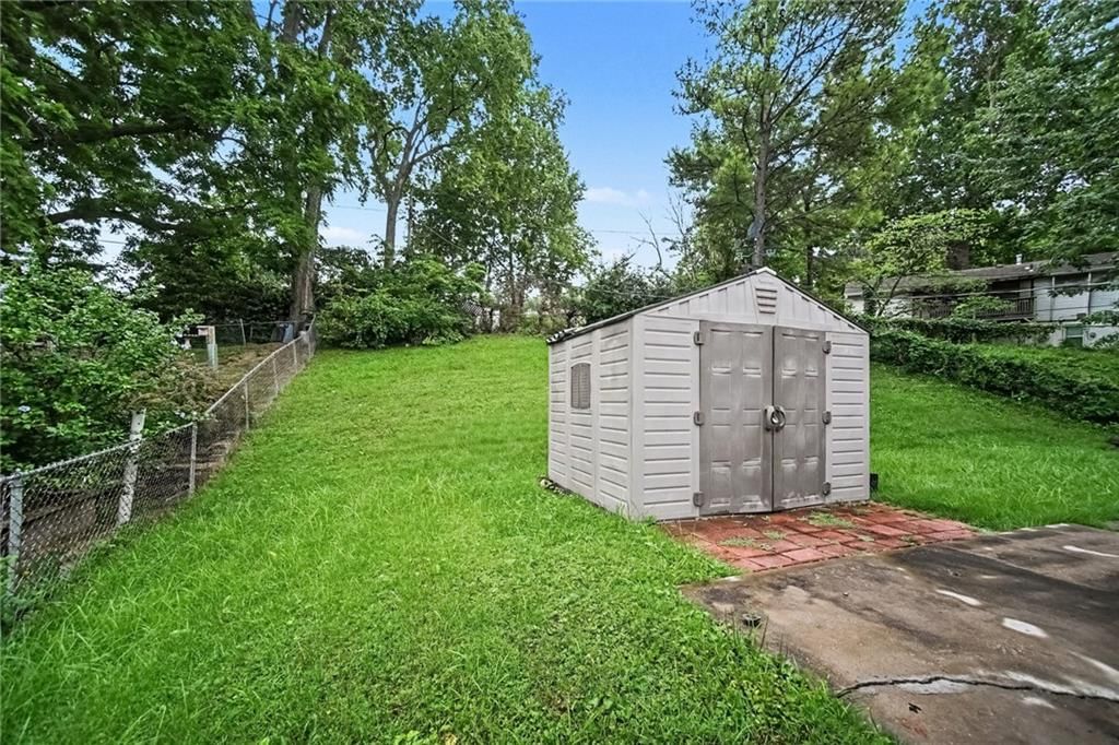 4519 N Troost Avenue — photo 29