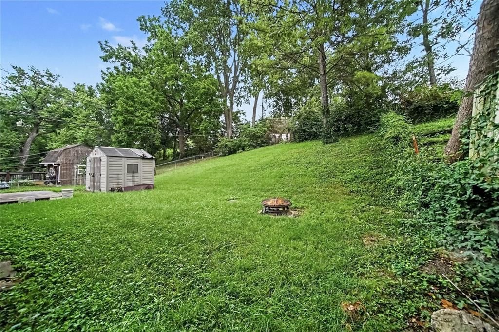 4519 N Troost Avenue — photo 30