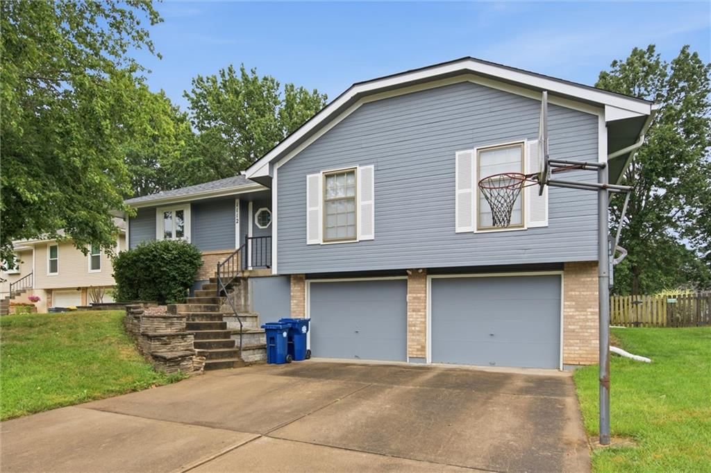 1112 SW Breckenridge Court — photo 2