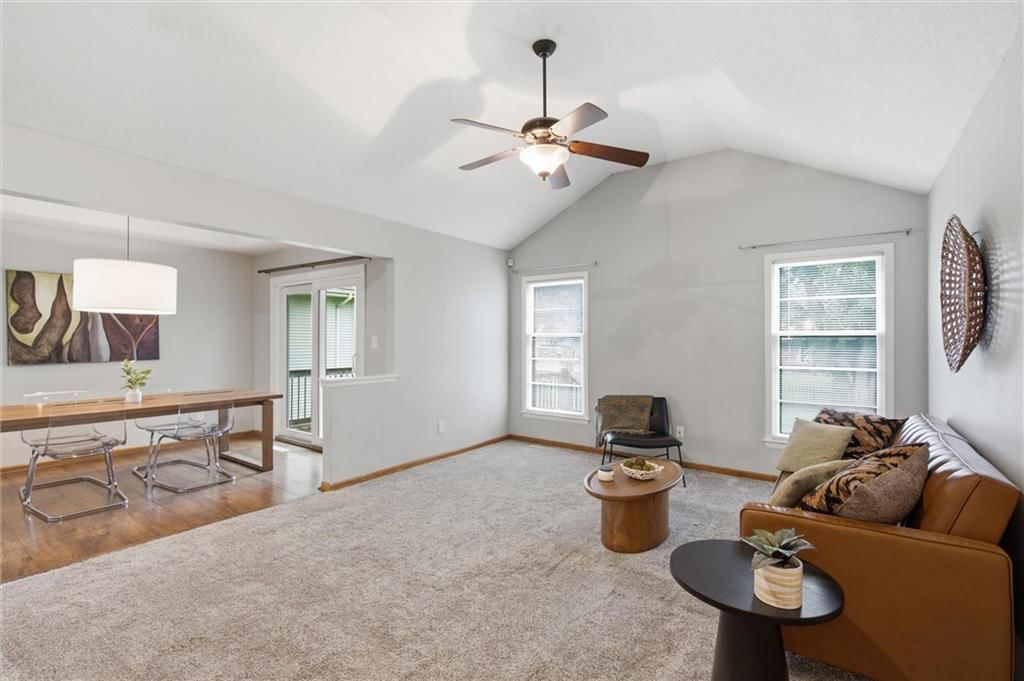 1112 SW Breckenridge Court — photo 4