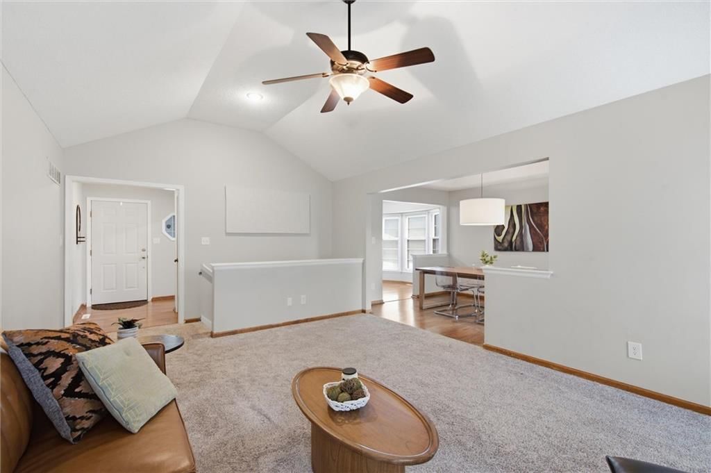 1112 SW Breckenridge Court — photo 7