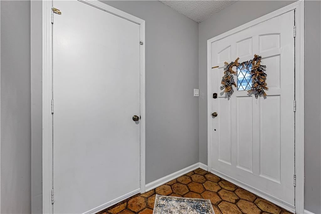 10225 Conser Street — photo 3