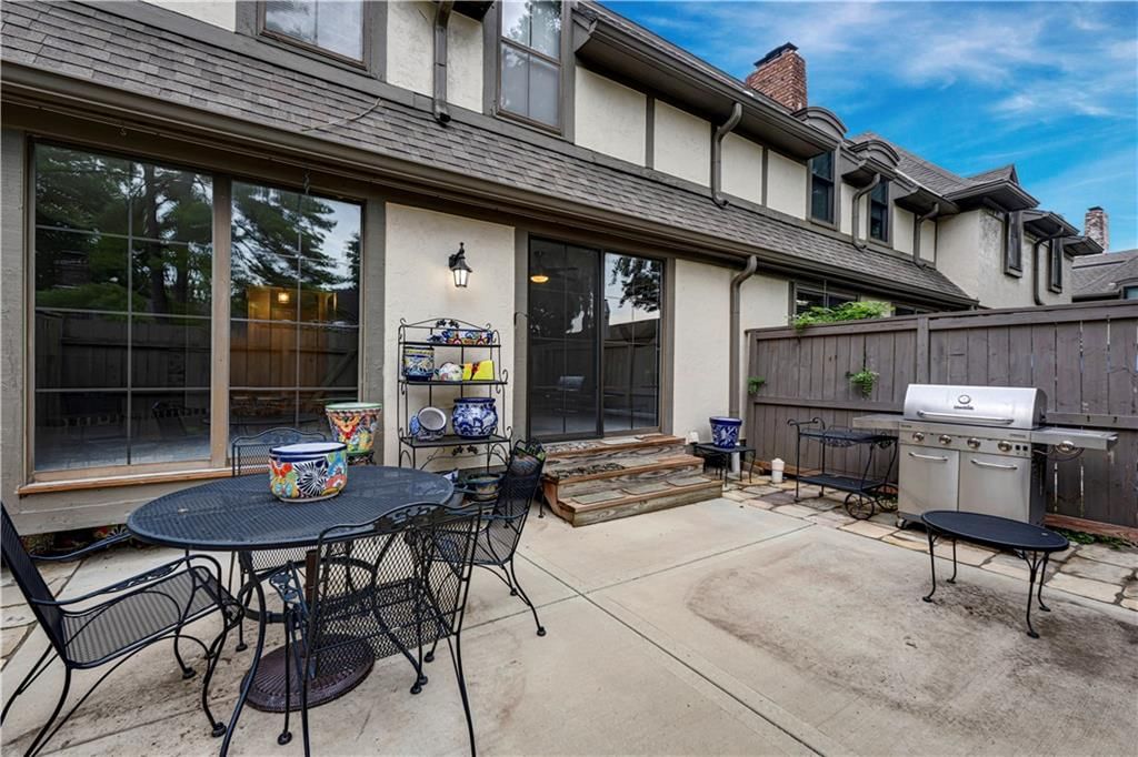 10225 Conser Street — photo 27