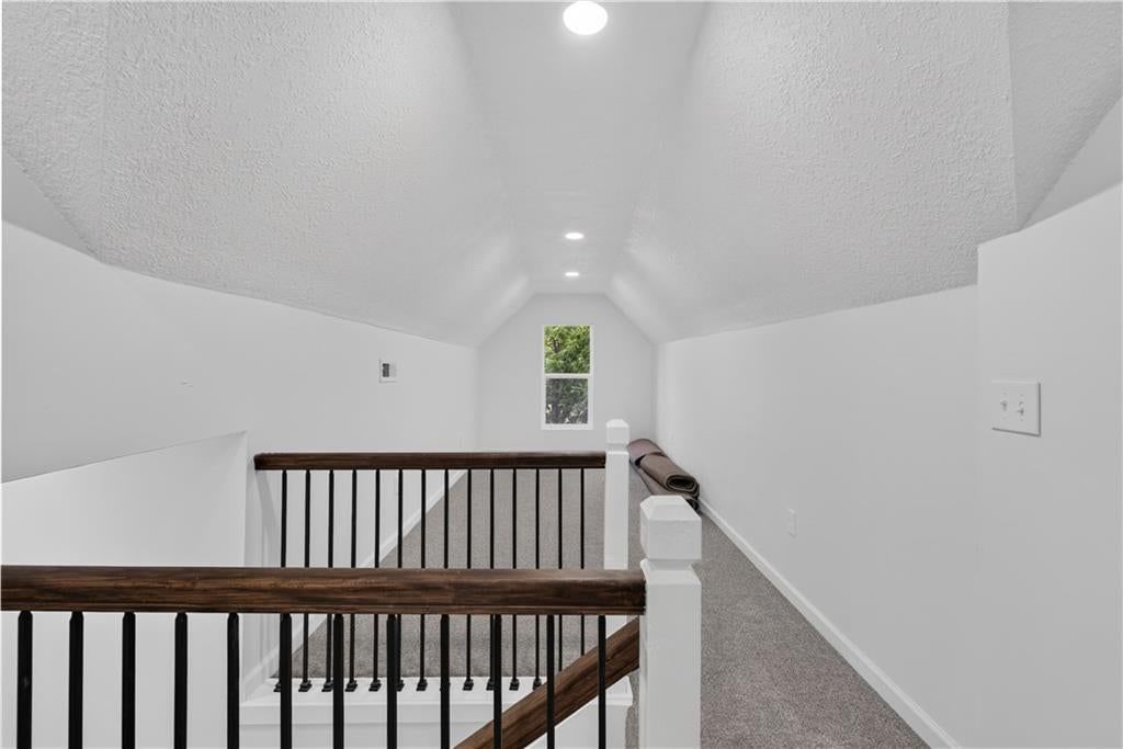 528 Caldwell Street — photo 34