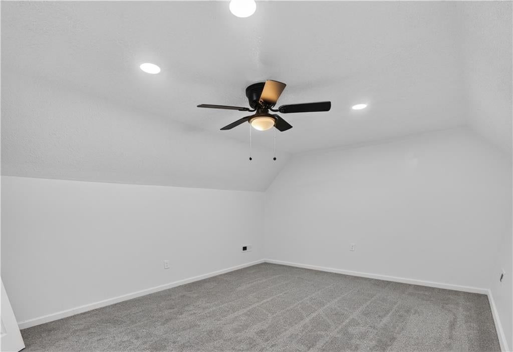 528 Caldwell Street — photo 37