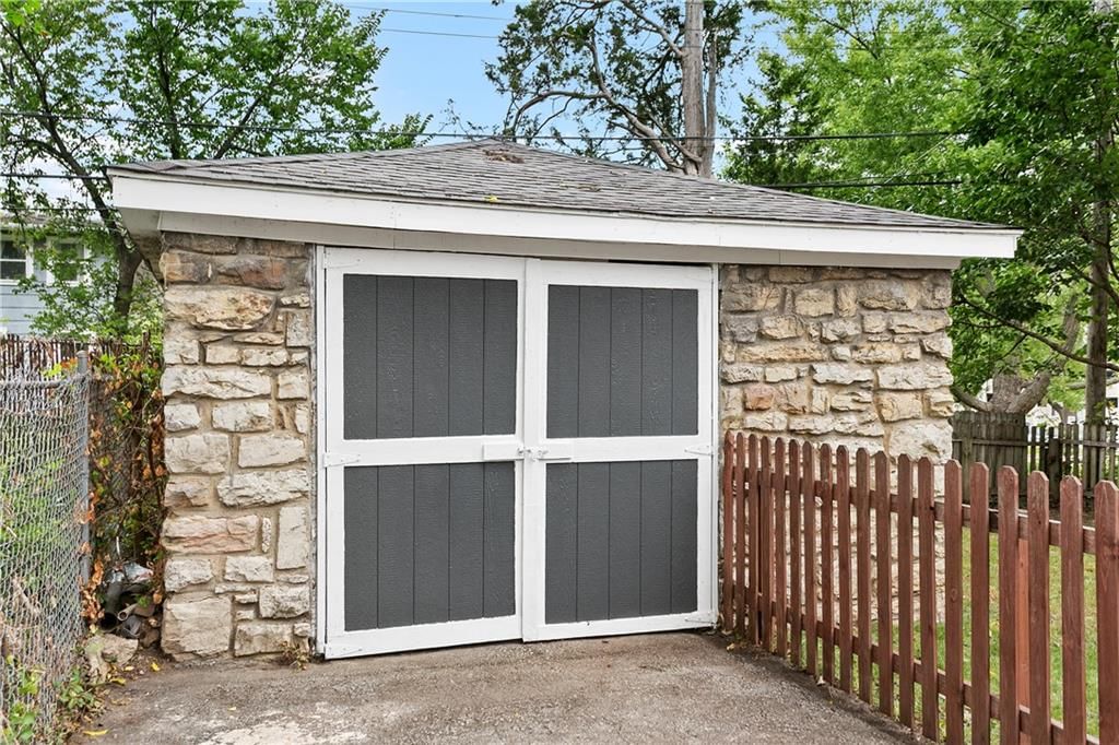 4004 Bell Street — photo 30