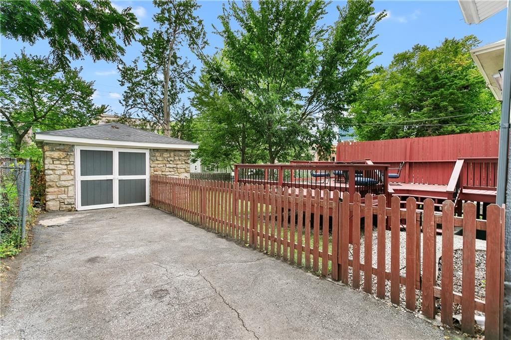 4004 Bell Street — photo 31