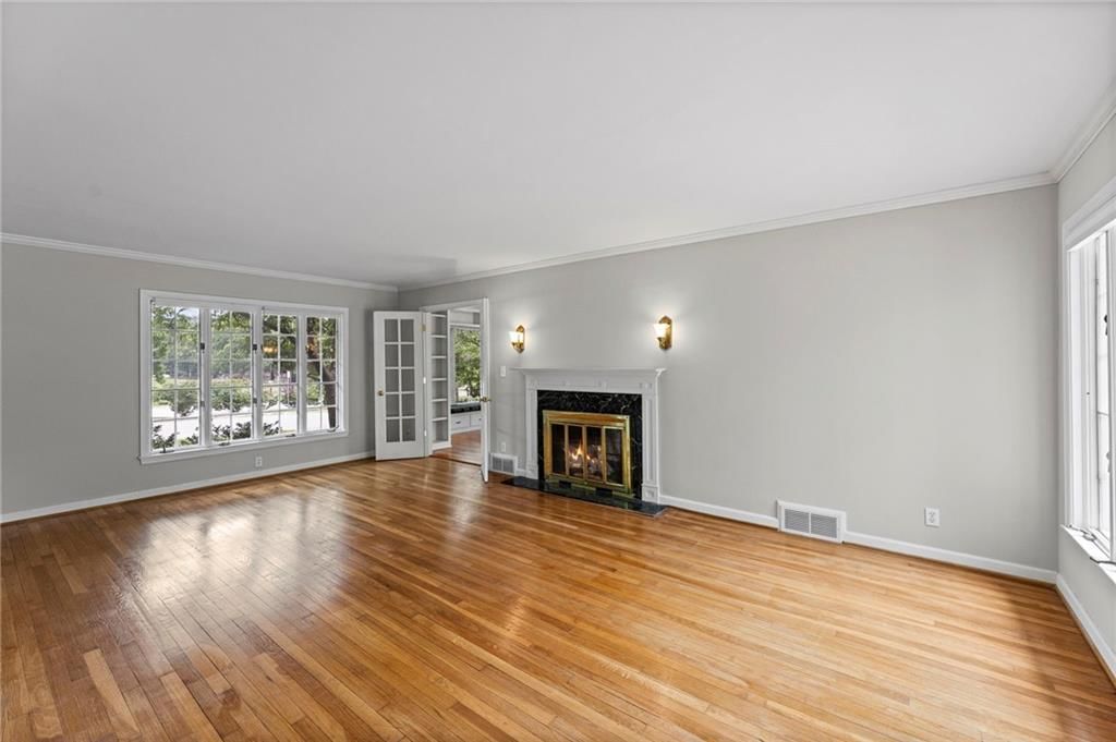 437 W 66th Terrace — photo 4