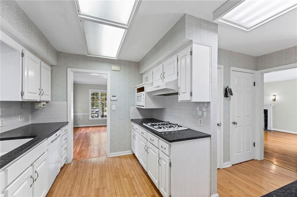 437 W 66th Terrace — photo 12