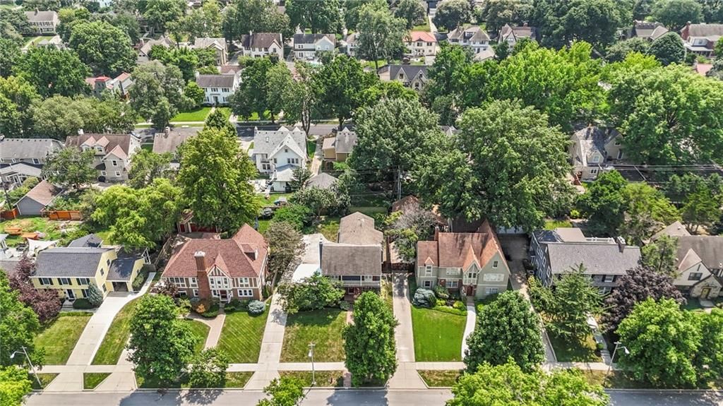 437 W 66th Terrace — photo 36