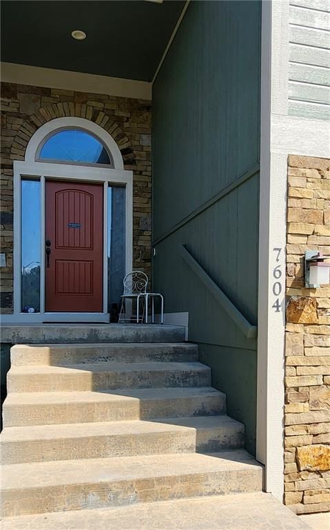 7604 N Amoret Avenue — photo 5
