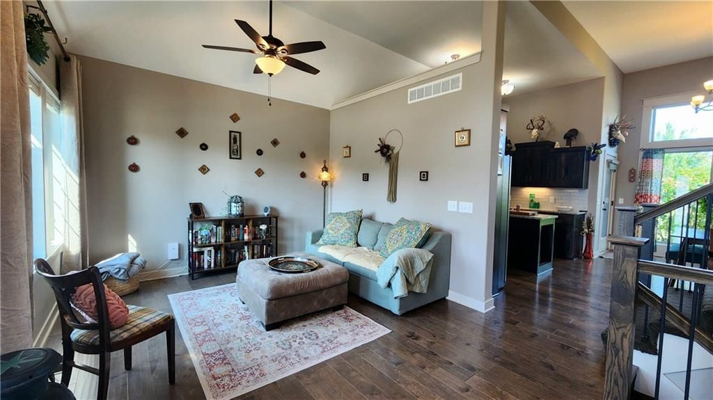 7604 N Amoret Avenue — photo 12