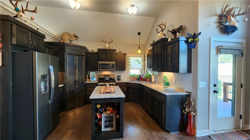7604 N Amoret Avenue — photo 17