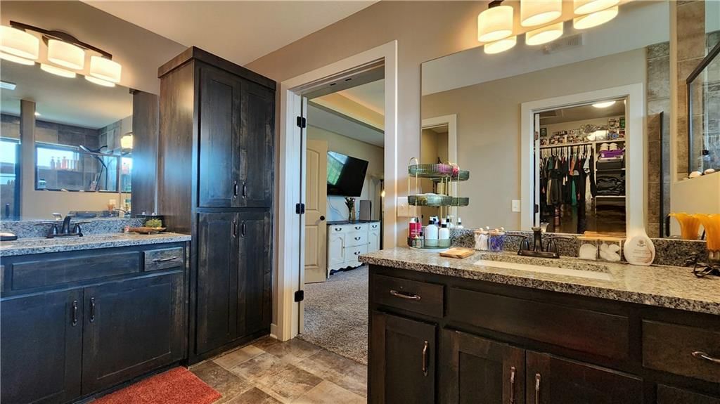 7604 N Amoret Avenue — photo 29