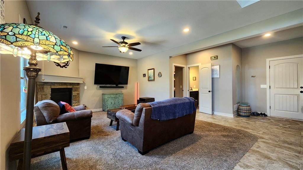 7604 N Amoret Avenue — photo 44