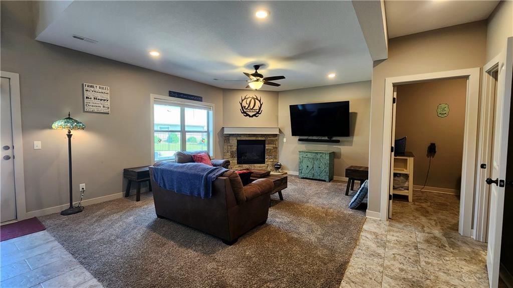 7604 N Amoret Avenue — photo 48