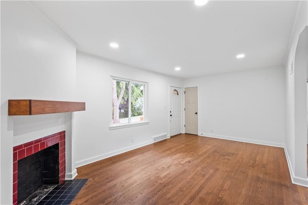 3331 S Arlington Avenue — photo 5