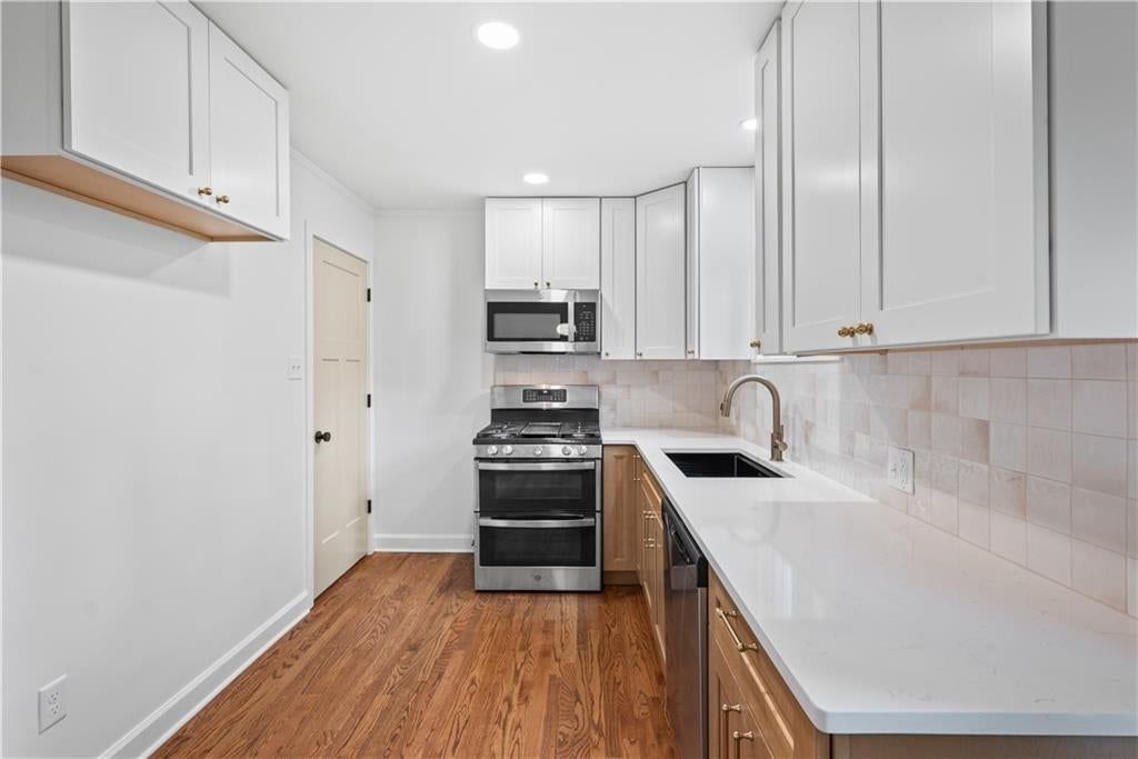 3331 S Arlington Avenue — photo 8