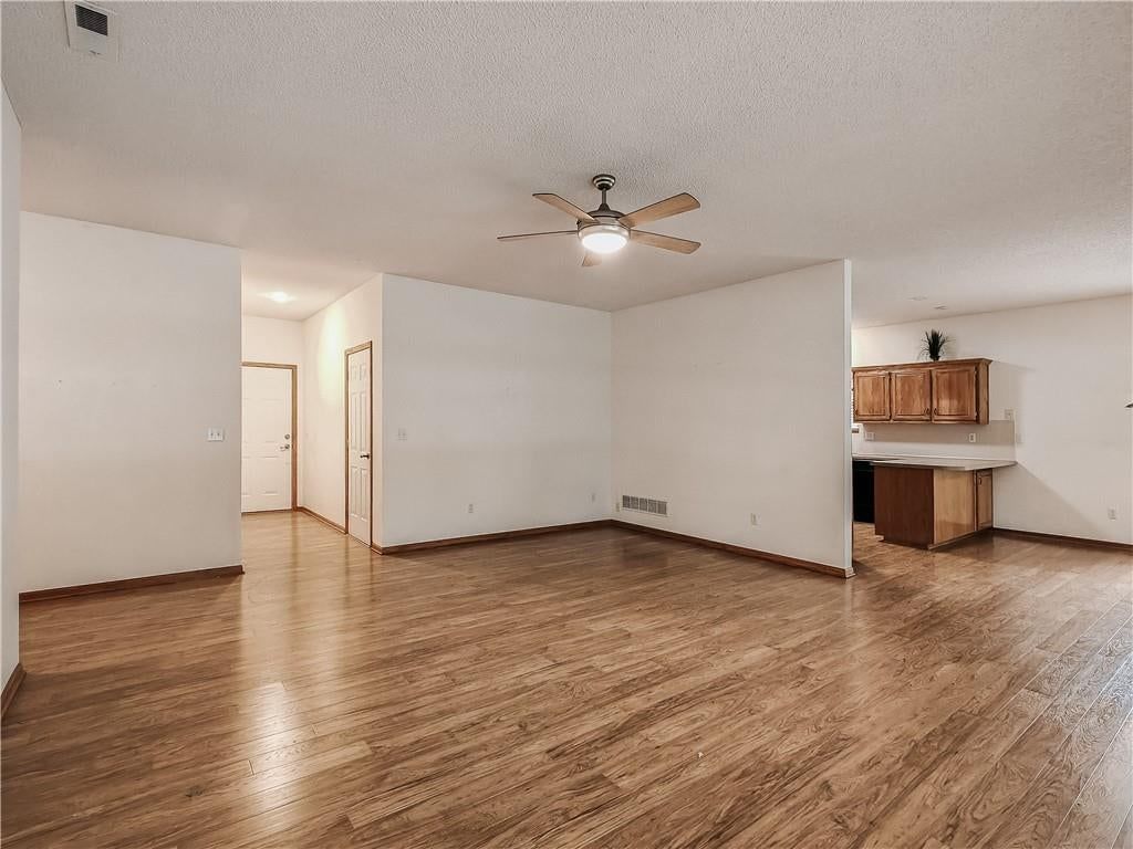 2425 NE Old Paint Road — photo 4