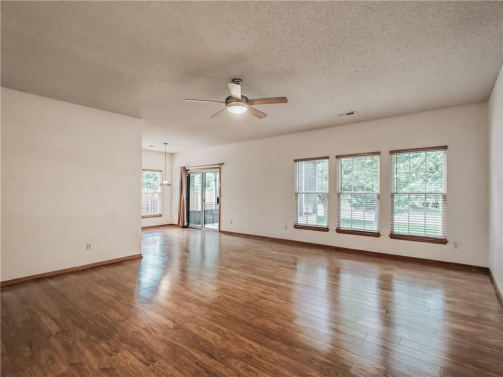 2425 NE Old Paint Road — photo 5