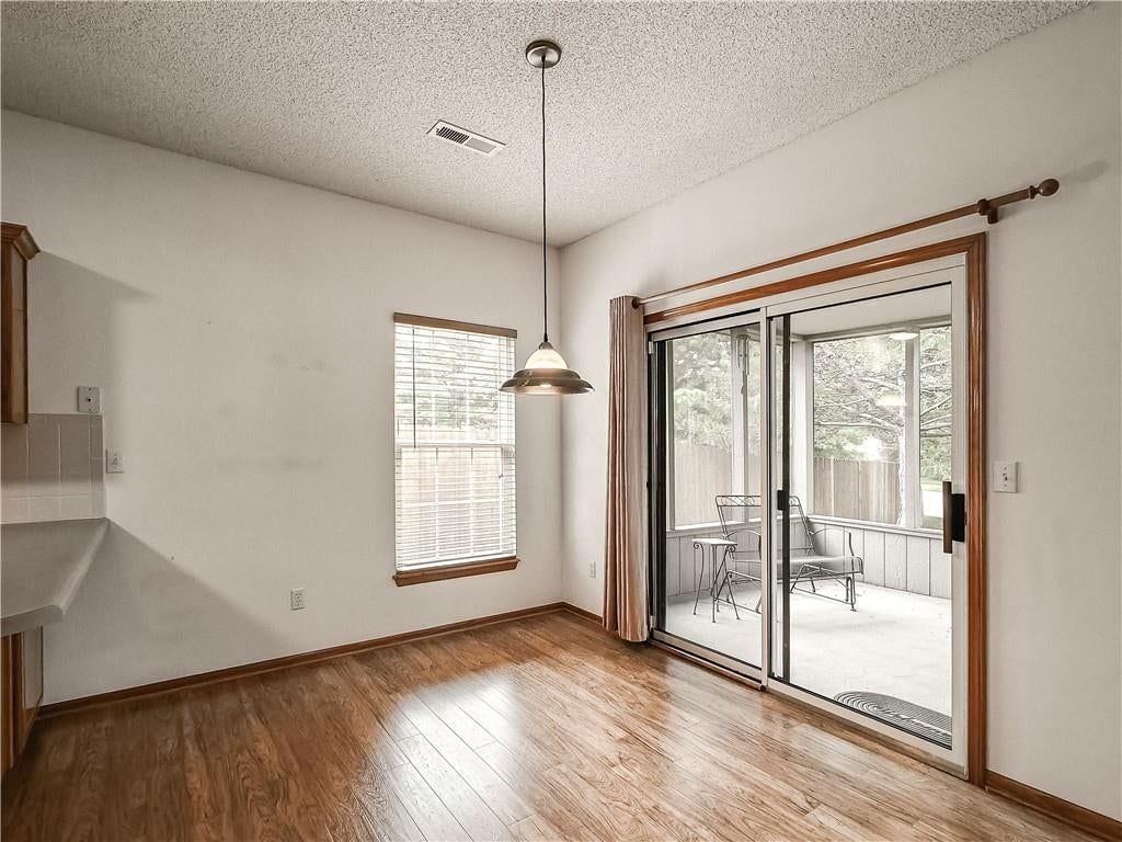2425 NE Old Paint Road — photo 8