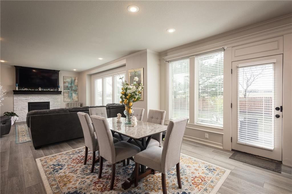 104 SW Greenbriar Drive — photo 12