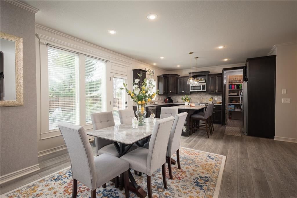 104 SW Greenbriar Drive — photo 13