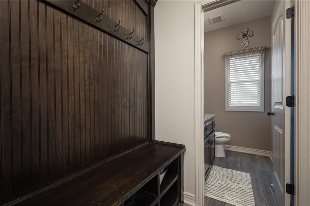 104 SW Greenbriar Drive — photo 20