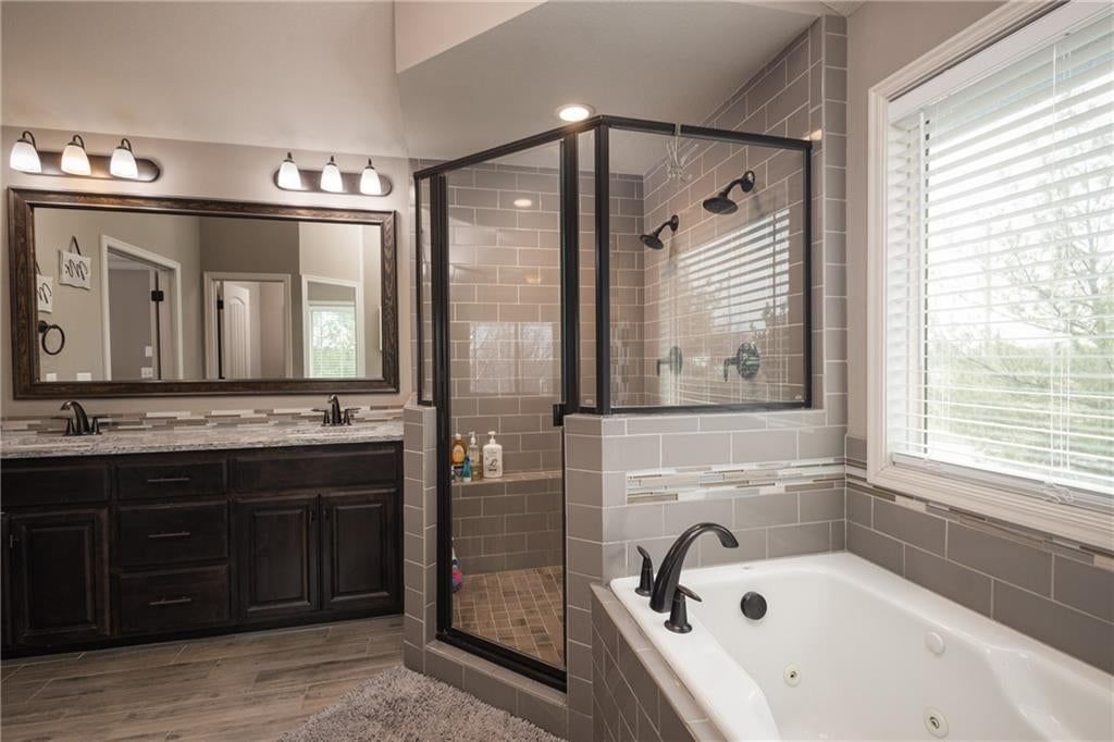 104 SW Greenbriar Drive — photo 26