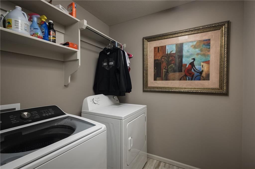 104 SW Greenbriar Drive — photo 32